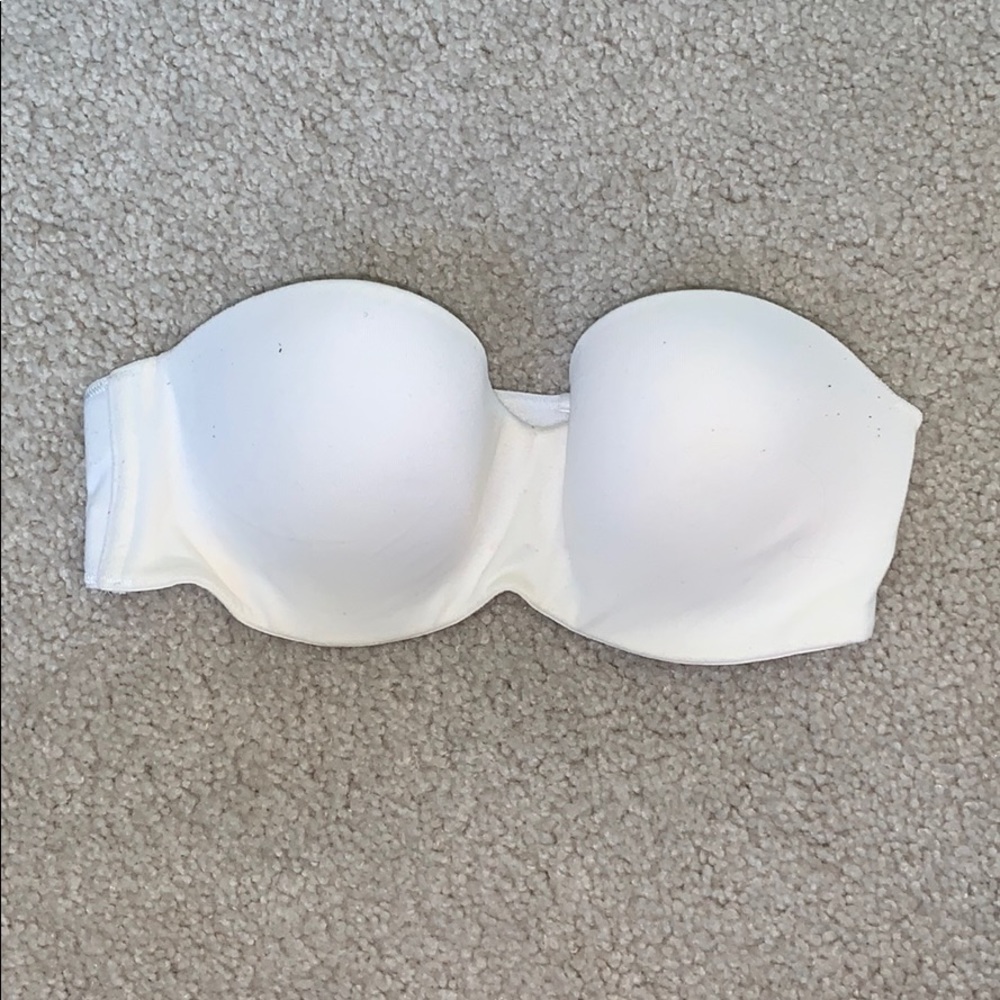 Victoria’s Secret Body by Victoria Strapless Bra
